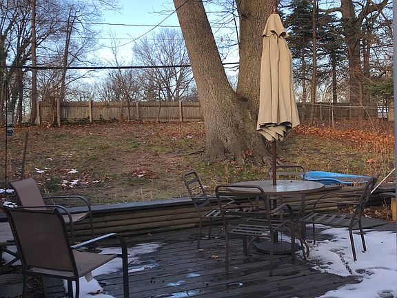2nd image of 85 Vanderveen Ave