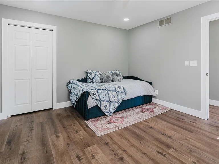 1210 Washtenaw Ave — Photo 20