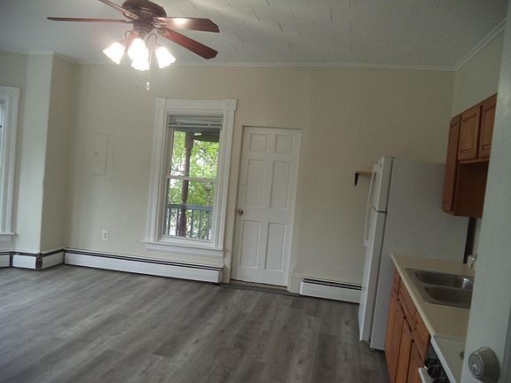 3rd image of 15 Bridge St #2