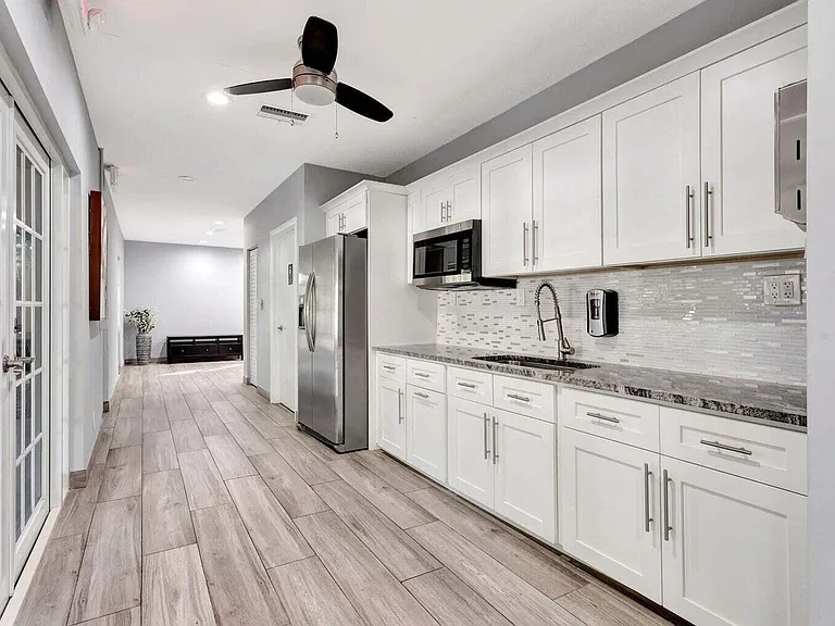 3503 Oaks Way #405 — Photo 3