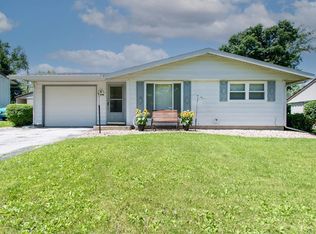 1240 Dogwood Ln, Bloomington, IL 61704