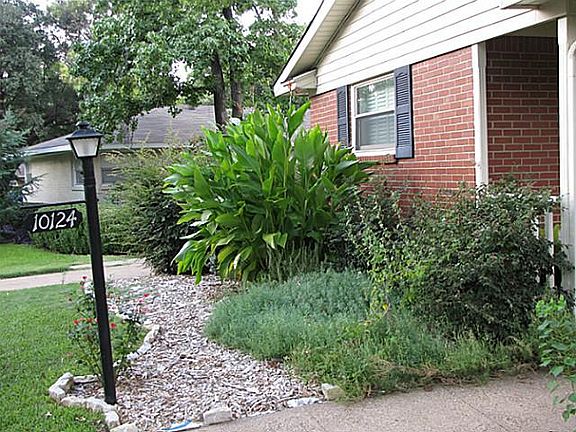 3rd image of 10124 Rockmoor Dr