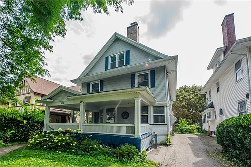 376 Barrington St Photo 1