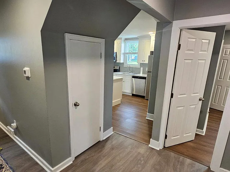645 Roberts Ave — Photo 3