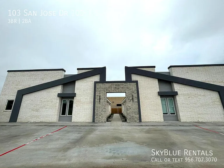 103 San Jose Dr #1 — Photo 2