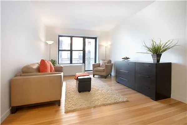 Sold by Warburg | media 5