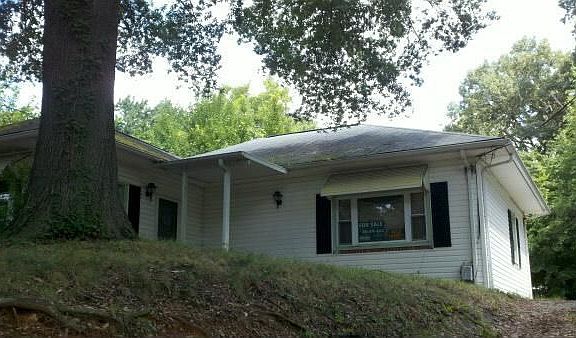 2nd image of 1821 Larkin St