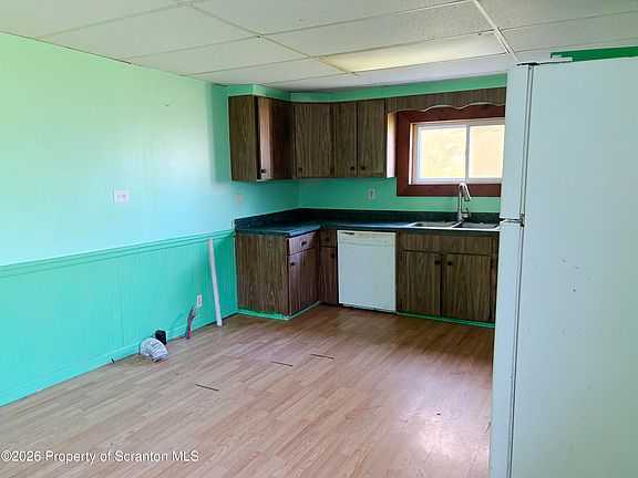 3rd image of 132 Boyarsky Rd