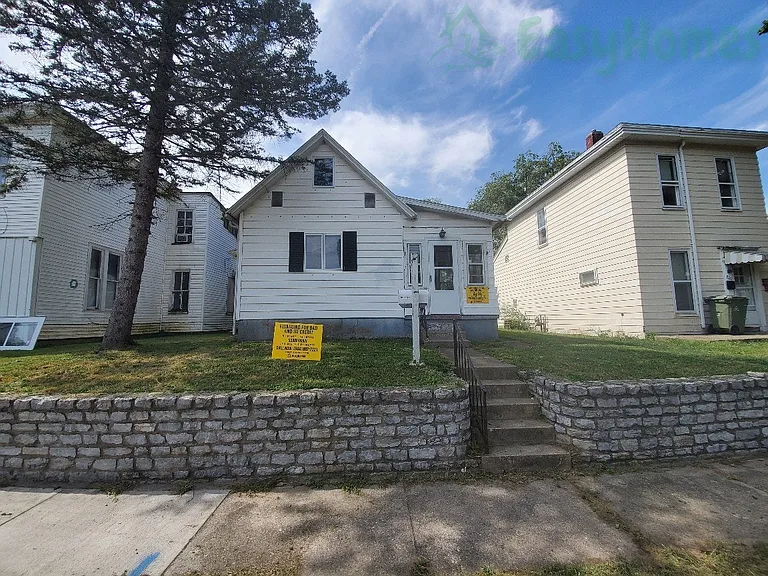 824 S 6th St — Photo 1