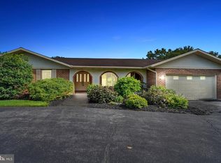 3565 Pebble Ridge Dr, York, PA 17402