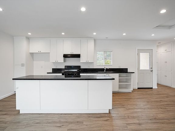3rd image of 2952 Honolulu Ave #A