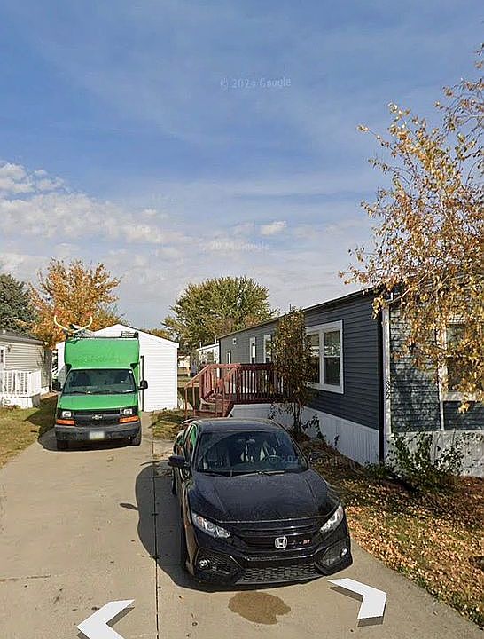 1st image of 322 SE Parkland Ct