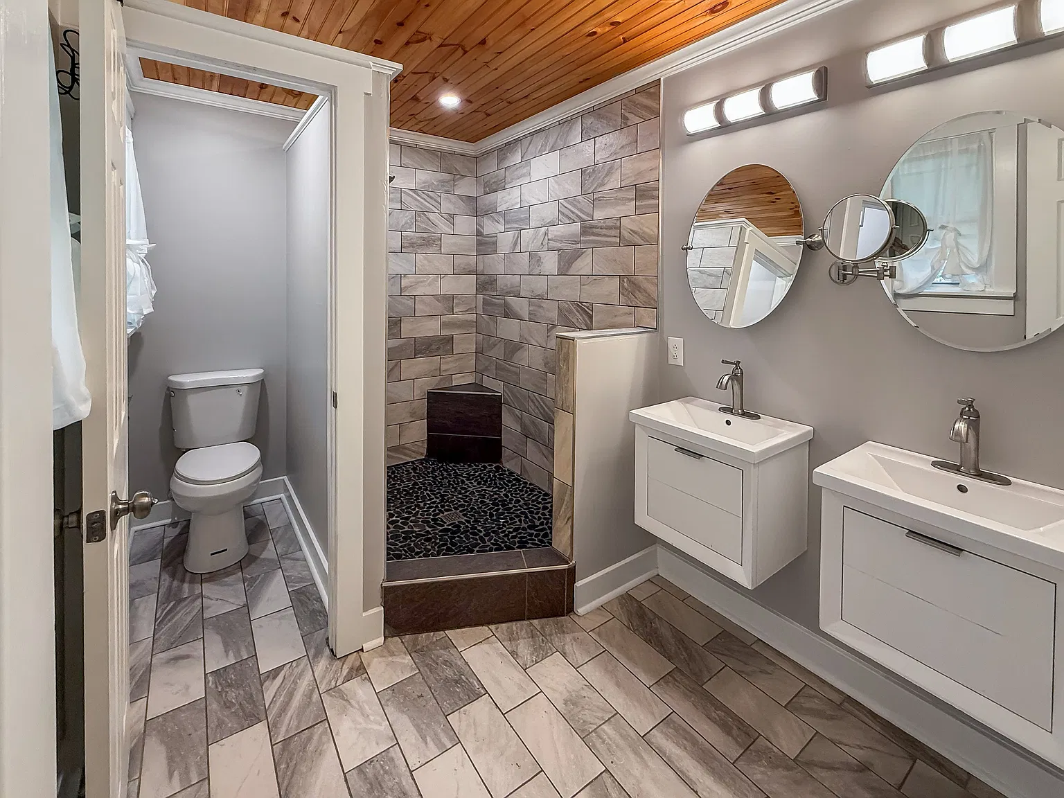 3 bed, 2.5 bath, 3280 sqft, $2,850 — Photo 3