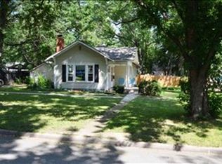 1916 SW Randolph Ave, Topeka, KS 66604