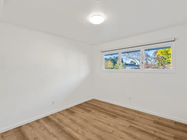 1921 Jardin Dr — Photo 14