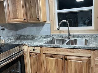 10 Station St, Mapleton, ME 04757