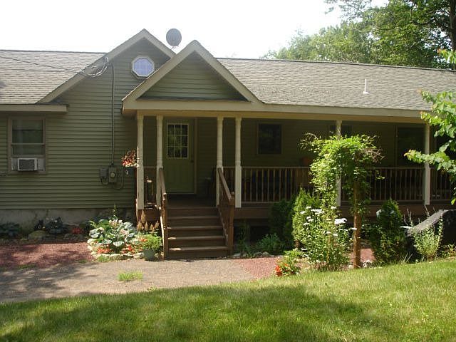 Remodeled Ranch in Active Lake Community