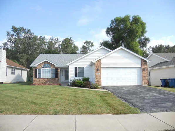 251 Hillcrest Ln, Steger, IL 60475