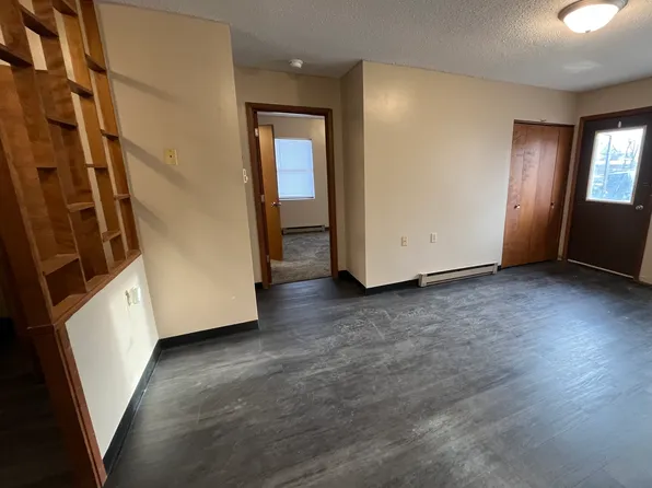 440 N A St APT 12, Fairfield, NE 68938