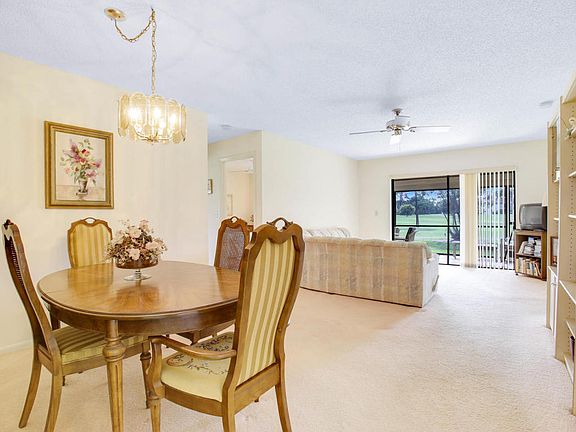 3rd image of 301 Wingfoot Dr APT A