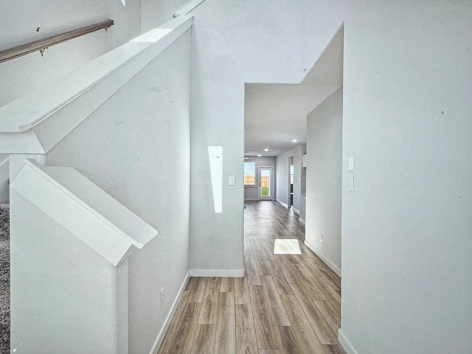 4 bed, 2536 sqft, $2,800 — Photo 4
