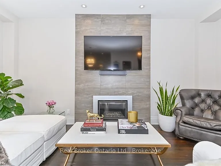 37 Meadowview Ave — Photo 5