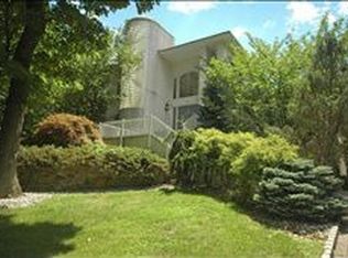 3 Overlook Dr, Warren, NJ 07059
