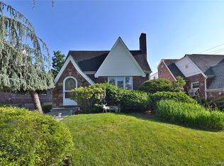 249-48 Rushmore Ter, Little Neck, NY 11362