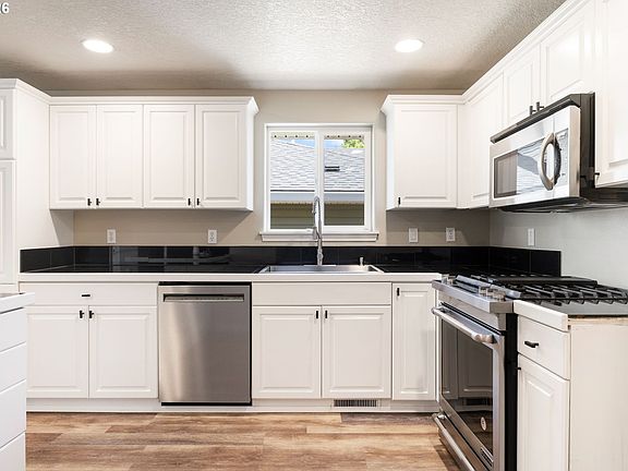 5th image of 8014 NE 38th Ave