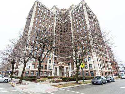 5555 S Everett Ave APT C-4, Chicago, IL, 60637