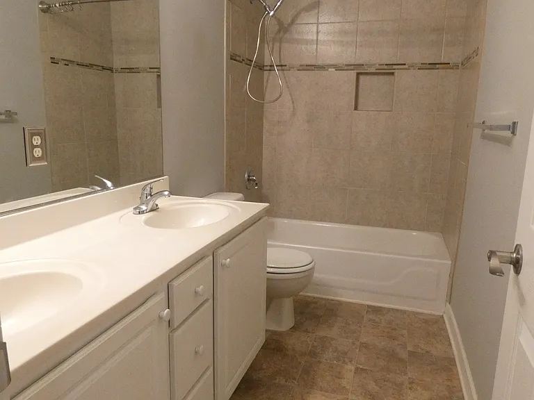 1203 Fairfax Woods Dr — Photo 15