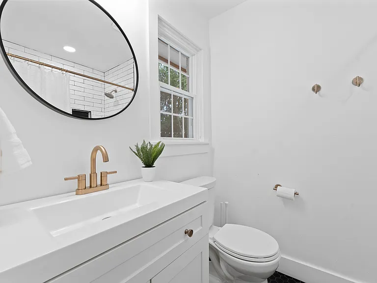 1215 Byron Rd — Photo 12