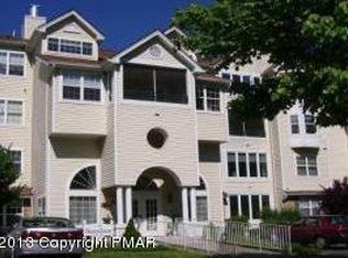 5 Village Cir, Stroudsburg, PA 18360