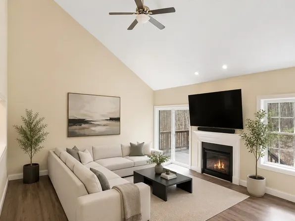 3 Pine Hill Way #3, Harvard, MA 01451