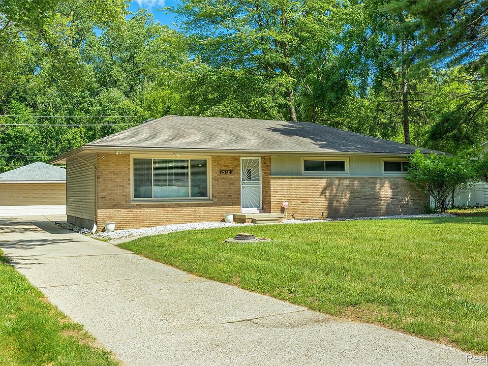 1st image of 22400 Leewright Ave