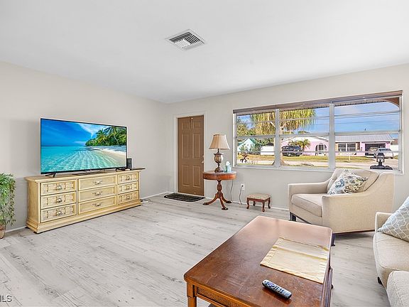 4th image of 5948 Sonnet Ct