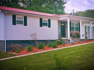 202 Pine Grove Cir, Daniels, WV 25832