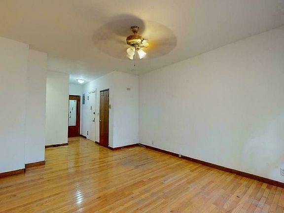 3rd image of 405 W 54th St APT 4C