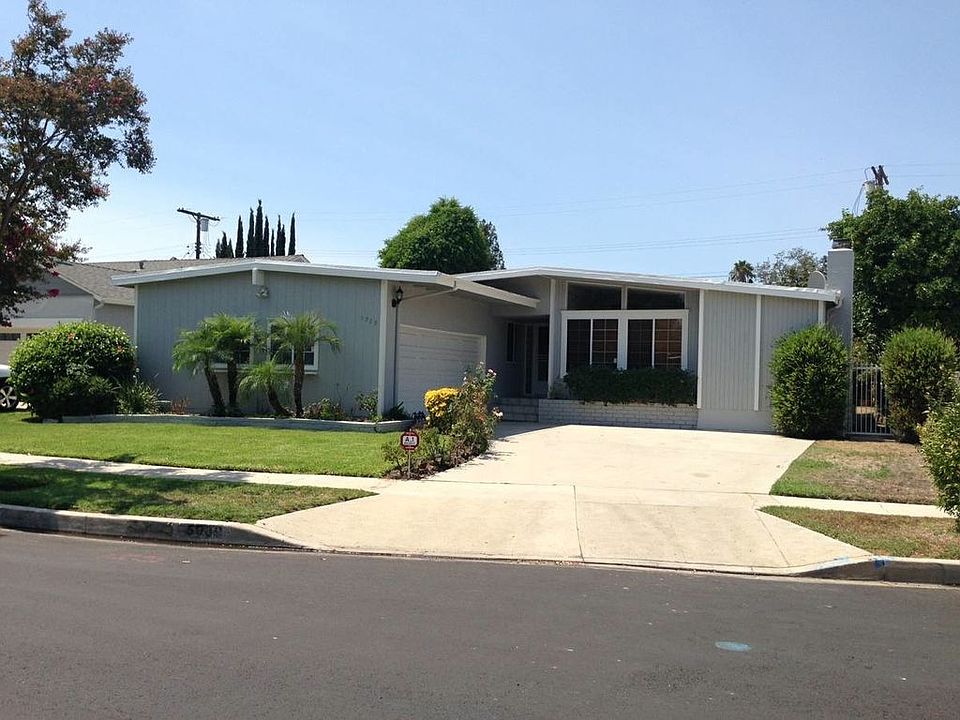 1st image of 5939 Graves Ave #0