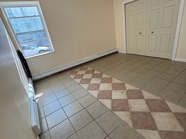 302 E Hamilton St #1 — Photo 2