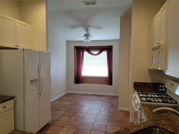 4th image of 2140 Grantham Greens Dr