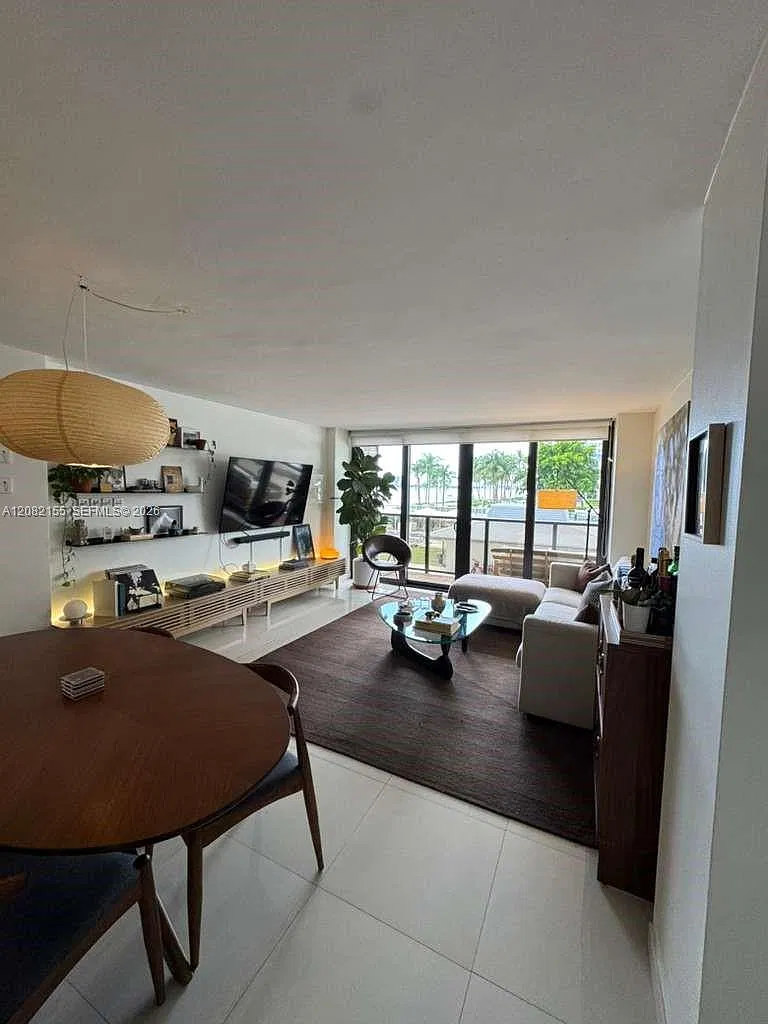 Charter Club Condo — Photo 3