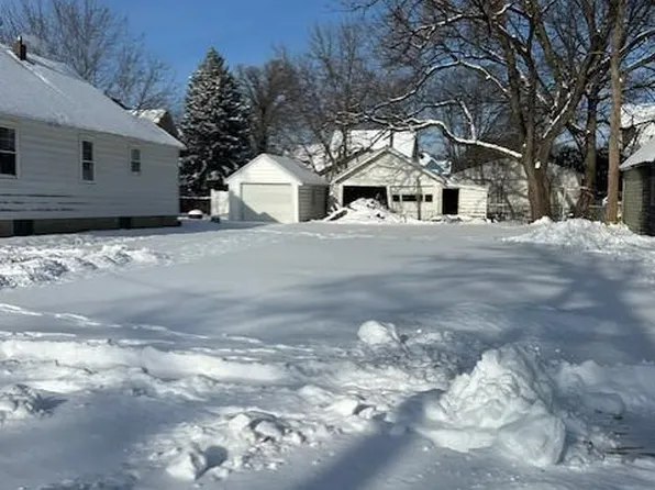 402 6th Pl NW, Austin, MN 55912