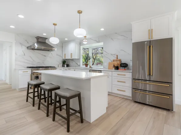 2234 E Willow Brook Way, Sandy, UT 84092