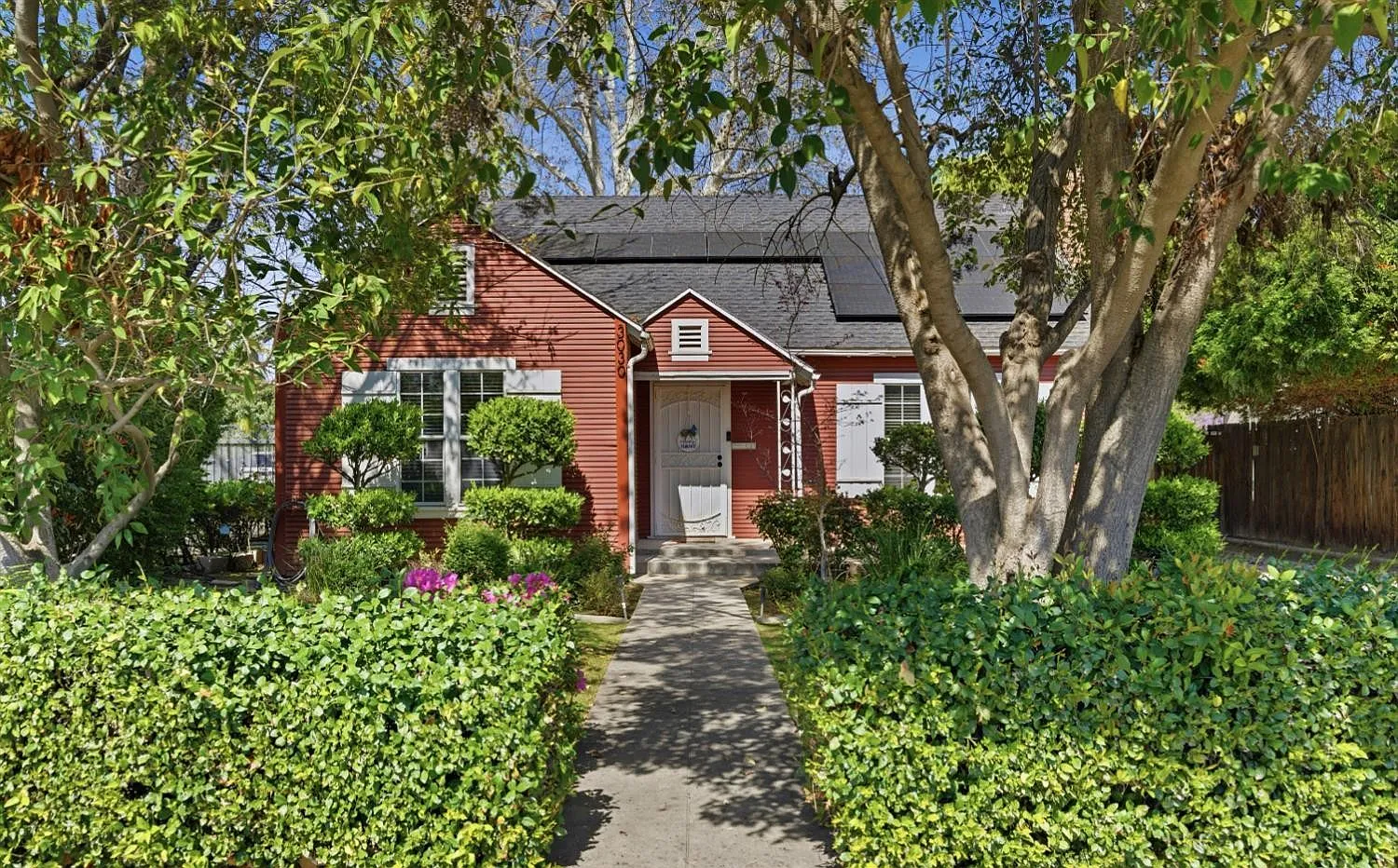 3 bed, 2.5 bath, 1863 sqft, $2,600 — Photo 1