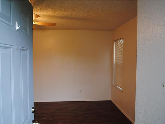 3rd image of 7300 Comanche Trl APT 4