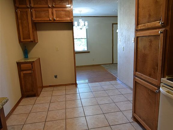 4th image of 410 NW 69th St