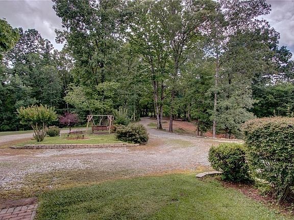 2nd image of 200 Kathy Ln