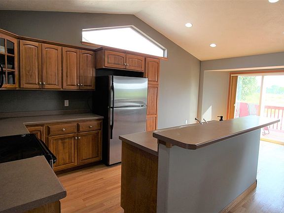 3rd image of 913 38th St