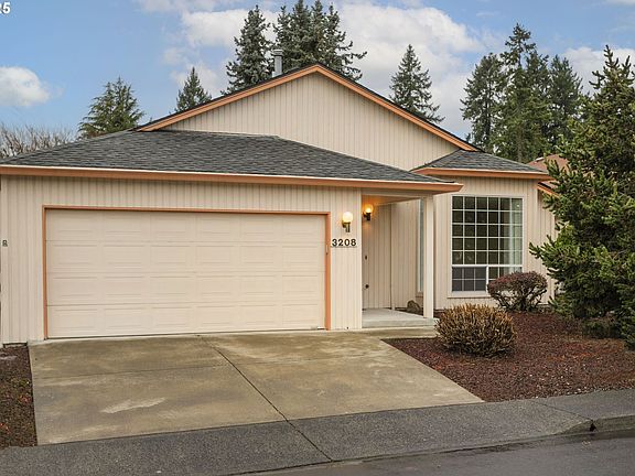 2nd image of 3208 SE 153rd Ave